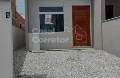 Casa  de 70m² com 3 dormitórios sendo 1 suíte e 1 vaga de garagem