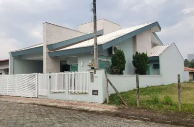 Casa com 3 quartos à venda na Rua Adulcio Bottamelli, Planalto, Brusque