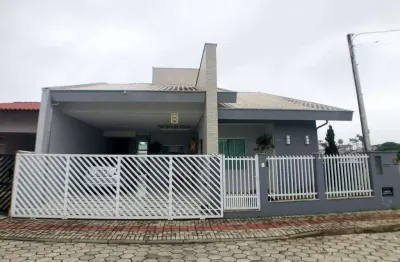 Casa de alto padrão de 216m² com 3 dormtórios sendo 1 suíte