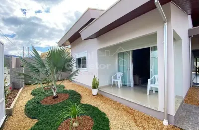Casa de 151m² com três dormitórios sendo uma suíte na guabiruba