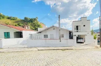 Casa mais sobrado no bairro santa terezinha a 500 metros do stop shop