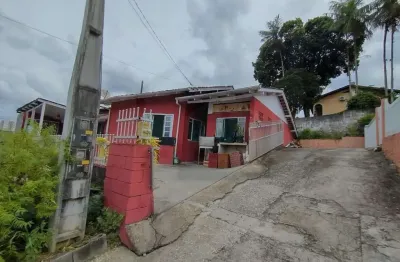 Casa de alvenaria de 100m² com dois dormitórios sendo uma suíte no bairro steffen