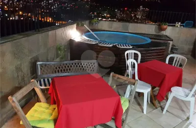 Cobertura à venda com 3 quartos, sendo 1 suíte,  no condomínio jardins tijuca, rio de janeiro - rj