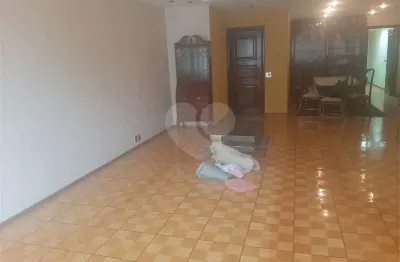 Apartamento à venda com 3 quartos, sendo 1 suíte,  no condomínio edificio ayres de vasconcelos, rio de janeiro - rj