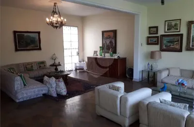 Casa à venda com 5 quartos, sendo 1 suíte,  em Grajaú, Rio de Janeiro, RJ