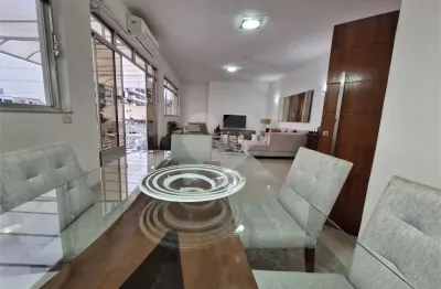 Cobertura à venda com 4 quartos, sendo 2 suítes,  no condomínio Edifício Marina, Rio de Janeiro - RJ