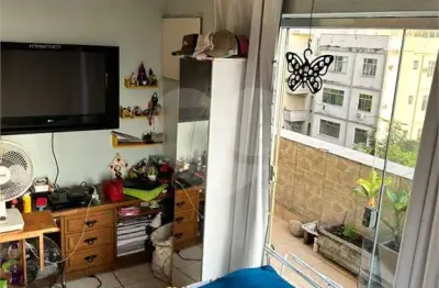 Apartamento à venda com 2 quartos no condomínio do edifício presidente cafe filho, rio de janeiro - rj