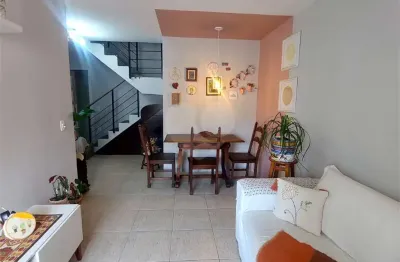 Cobertura à venda com 2 quartos, sendo 1 suíte,  no condomínio Edifício Fábio Ribeiro De Oliveira, Rio de Janeiro - RJ