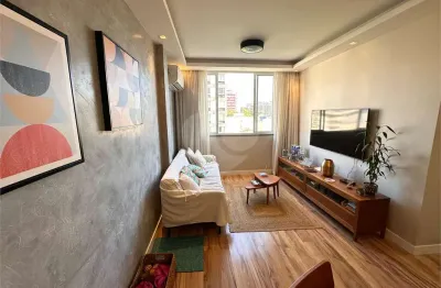 Apartamento à venda com 3 quartos, sendo 2 suítes,  em Tijuca, Rio de Janeiro, RJ
