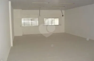 Prédio inteiro à venda ou para locação em saúde - rj