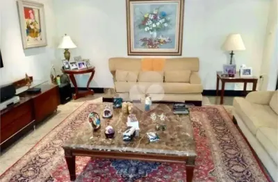 Apartamento à venda com 4 quartos, sendo 1 suíte,  no condomínio Xavier Da Silveira, Rio de Janeiro - RJ