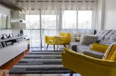 Apartamento à venda com 4 quartos, sendo 1 suíte,  no condomínio Priscila., Rio de Janeiro - RJ