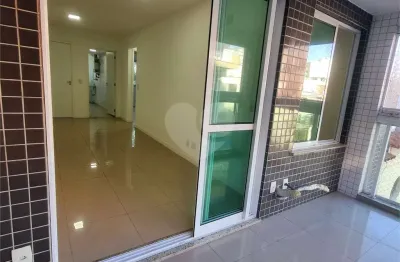 Apartamento à venda com 2 quartos, sendo 2 suítes,  no condomínio edifício ernesto rosenfeld, rio de janeiro - rj