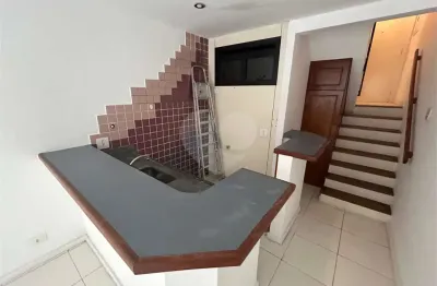 Apartamento à venda com 2 quartos, sendo 1 suíte,  no condomínio Edificio Magnus, Rio de Janeiro - RJ