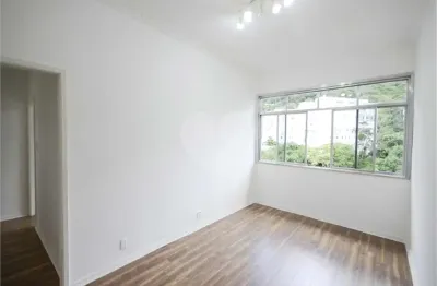 Apartamento à venda com 2 quartos no condomínio do edifício iracy, rio de janeiro - rj