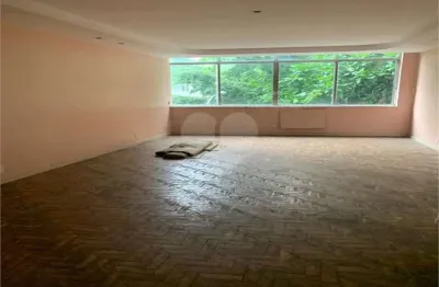 Apartamento à venda ou para alugar com 3 quartos, sendo 1 suíte,  no condomínio do edifício santa eugênia, rio de janeiro - rj