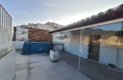 Cobertura à venda com 3 quartos, sendo 2 suítes,  no condomínio Almirante Barroso Magno, Rio de Janeiro - RJ