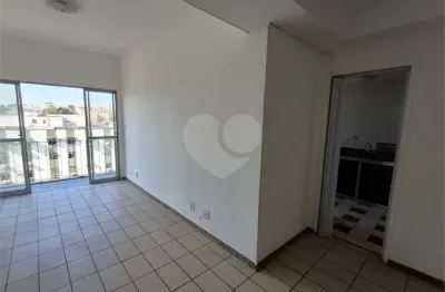 Apartamento à venda com 2 quartos no condomínio Edifício Torres Sobrinho, Rio de Janeiro - RJ