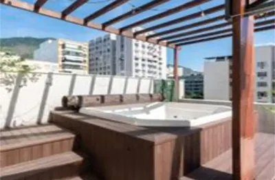 Cobertura à venda com 3 quartos, sendo 1 suíte,  no condomínio Edifício Adelaide, Rio de Janeiro - RJ