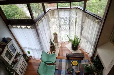 Apartamento à venda com 3 quartos, sendo 2 suítes,  no condomínio nova friburgo, nova friburgo - rj