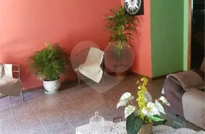 Casa de vila à venda com 4 quartos, sendo 1 suíte,  em rio do ouro, são gonçalo - rj