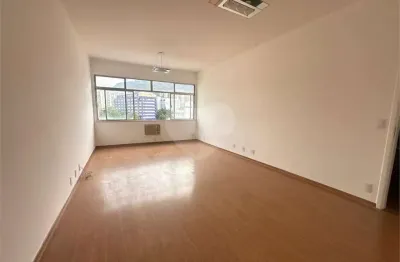 Apartamento à venda com 3 quartos, sendo 2 suítes,  no condomínio haddock lobo, rio de janeiro - rj