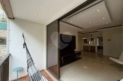 Apartamento à venda com 2 quartos, sendo 1 suíte,  no condomínio Edifício Professor Saldanha, Rio de Janeiro - RJ