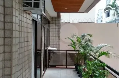 Apartamento à venda com 3 quartos, sendo 1 suíte,  em Tijuca, Rio de Janeiro, RJ