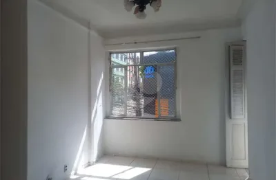 Apartamento para alugar com 3 quartos no condomínio Edificio Maria Amalia, Rio de Janeiro - RJ