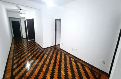 Apartamento à venda com 3 quartos, sendo 1 suíte,  no condomínio Edifício Campos Sales, Rio de Janeiro - RJ
