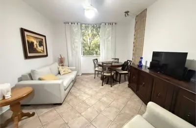 Apartamento à venda com 2 quartos no condomínio Edf. Ivone, Rio de Janeiro - RJ