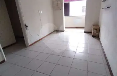 Apartamento à venda com 2 quartos no condomínio Ed. Nsra De Lourdes, Rio de Janeiro - RJ