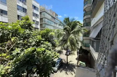 Apartamento à venda com 3 quartos, sendo 1 suíte,  no condomínio Edifício Bauhaus..., Rio de Janeiro - RJ