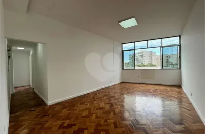 Apartamento à venda ou para alugar com 2 quartos no condomínio Edifício Mapase, Rio de Janeiro - RJ