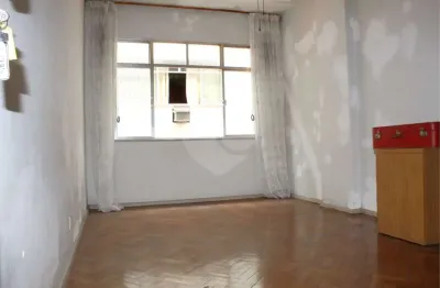 Apartamento à venda com 2 quartos, sendo 1 suíte,  no condomínio p.gabizo, rio de janeiro - rj