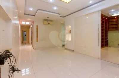 Apartamento à venda com 5 quartos, sendo 3 suítes,  em Flamengo, Rio de Janeiro - RJ