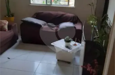 Casa de vila com 3 quartos à venda em praça da bandeira - rj