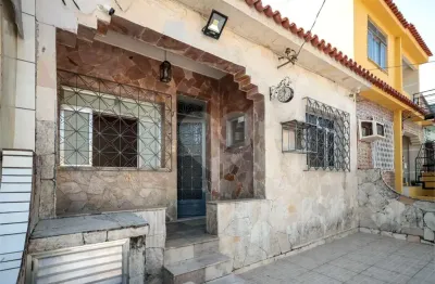 Casa de vila com 2 quartos à venda em encantado - rj