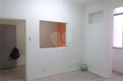 Apartamento à venda com 1 quarto no condomínio edifício ana maria., rio de janeiro - rj