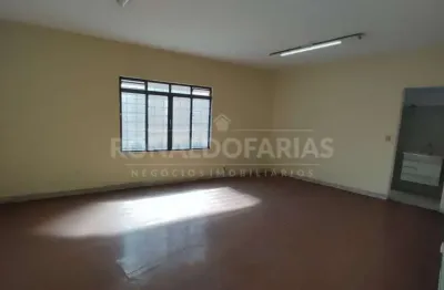 Sala comercial para locação  com 26m² na região de interlagos.