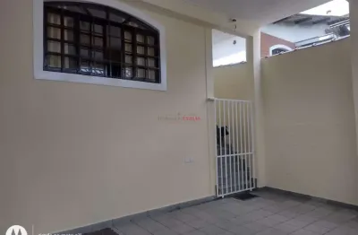 Sobrado à venda com  3 dormitórios e 2 vagas na região de interlagos.