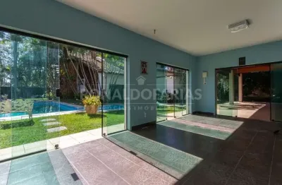 Casa à venda em interlagos com 4 dormitórios 2 suítes e 4 vagas de garagem