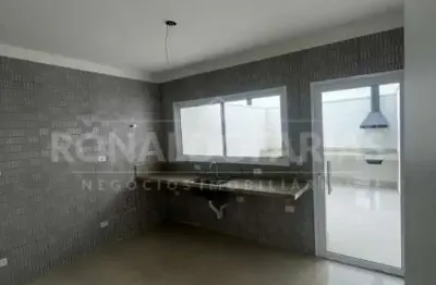 Sobrado a venda com 02 suítes na região da cidade ademar.