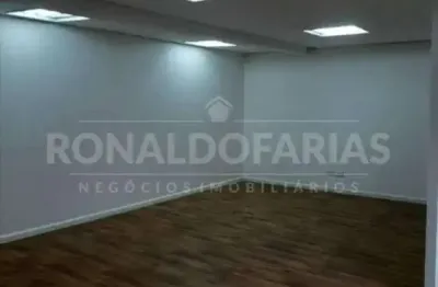 Imóvel todo reformando com 204m, à 7 min. da estação berrini.!