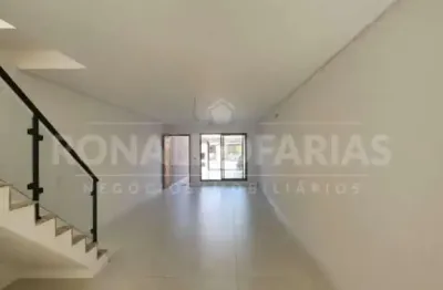 Sobrado a venda com 130 m²,03 suítes na região do campo grande