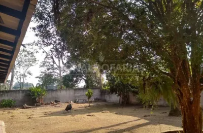 Casa a venda em terreno grande bem arborizado no jardim represa venha conhecer