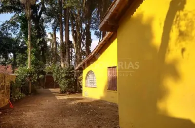 Casa a venda em terreno grande bem arborizado no jardim represa venha conhecer