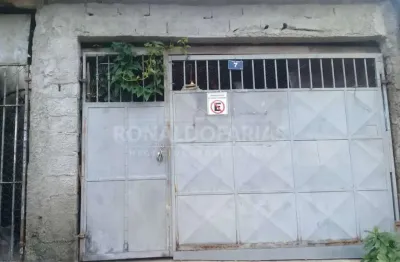 Casa à venda com 1 dormitório na região de parelheiros.