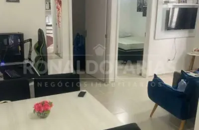Apartamento a venda sendo 2 quartos 1 sala 1 banheiro area de serviço 1 vaga de garagem.