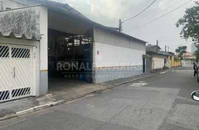 Galpão comercial à  venda  com 465m² na região de interlagos.